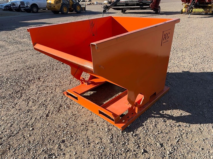 self-dumping-hopper-with-fork-pockets-image-1