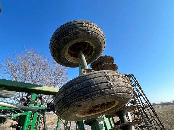 great-plains-2400tm-image-25