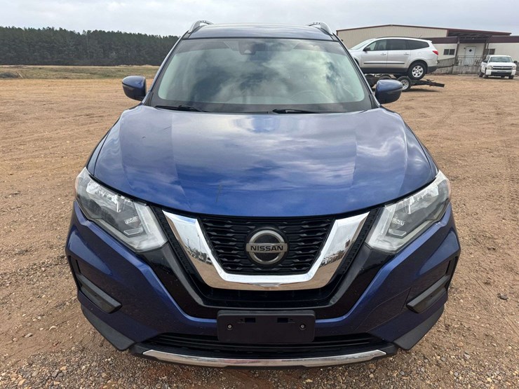 2019-nissan-rouge-sv-4-door-suv---202,021-miles-image-5
