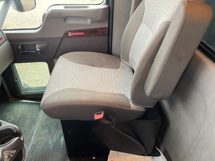 2022-kenworth-t370-image-63