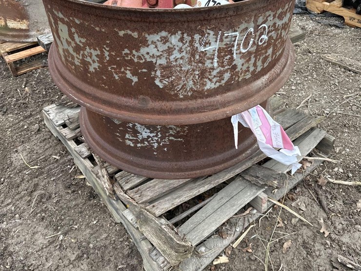 (2)-ih-38"-powerset-wheels-&-centers-(wf)-image-1