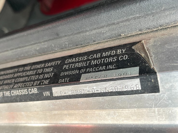 1991-peterbilt-377-image-78