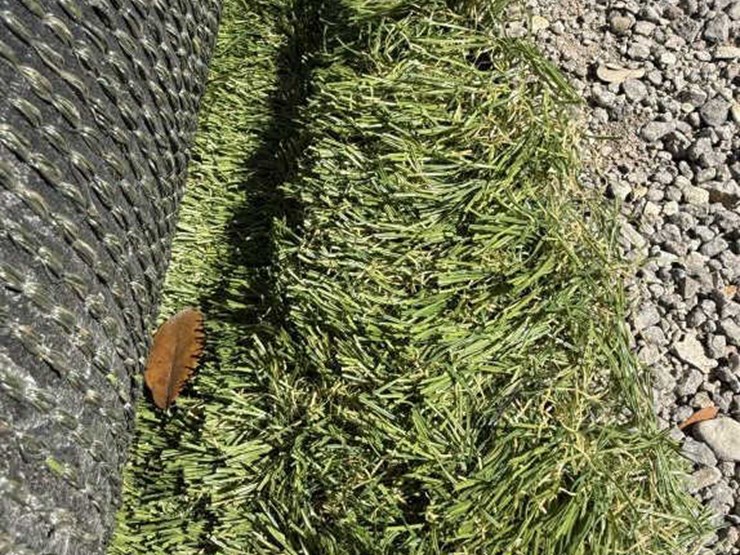 #261-•-15'-roll-of-turf---i-50-image-2