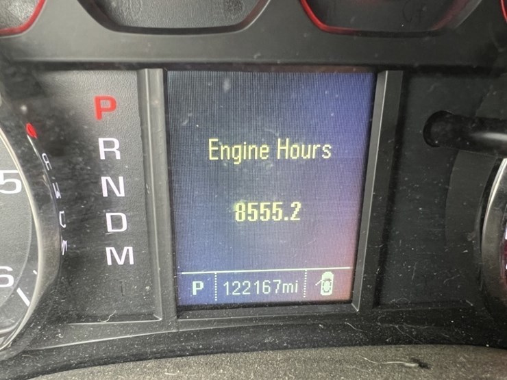 2015-chevrolet-tahoe-image-32