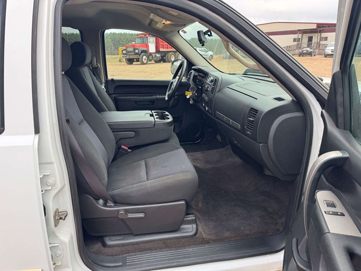 2011-chevrolet-silverado-1500-lt-image-14