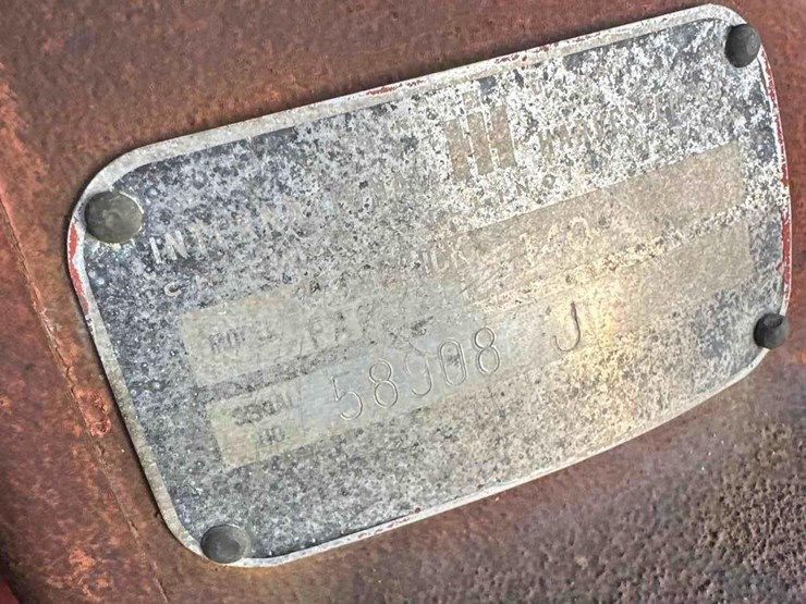 farmall-140-(sn#-58908)-(hess)-image-14