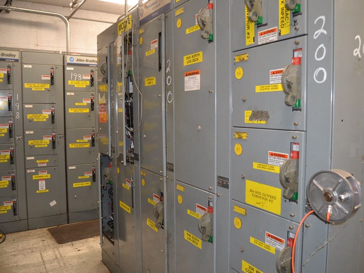 alllen-bradley-5-section-mcc-panel-w/-3-size-1-starter-w/-3-size-3-starter-w/-2-size-4-starter-w/-disconnect-image-5