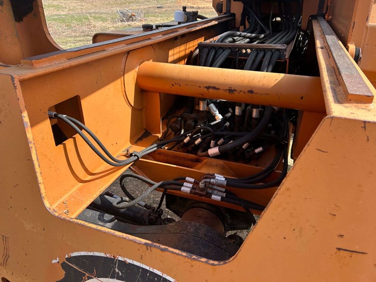 lull-644b-37-image-40