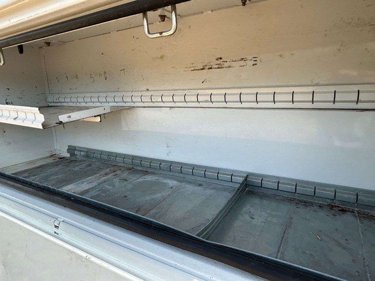 2016-freightliner-m2-106-image-41