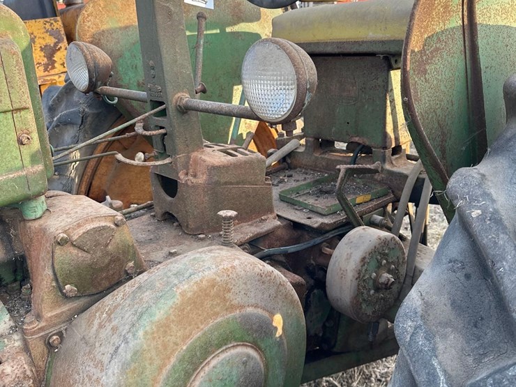 john-deere-b-image-15