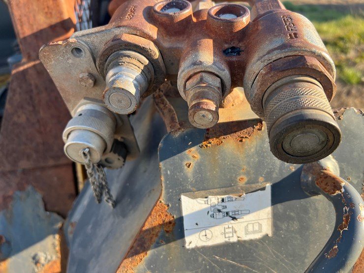 2012-deere-328e-image-9