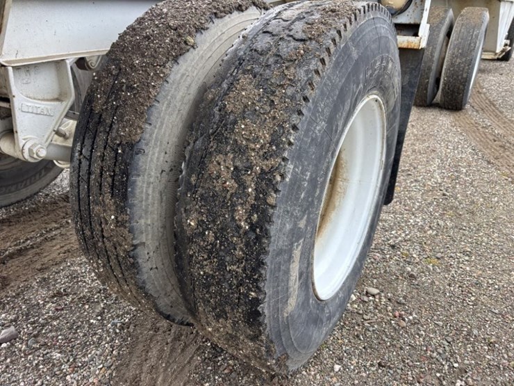 1974-titan-trailer-image-9