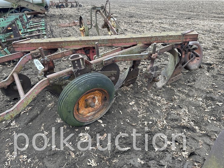 fast-hitch-3-bottom-plow---14"-(hess)-image-3