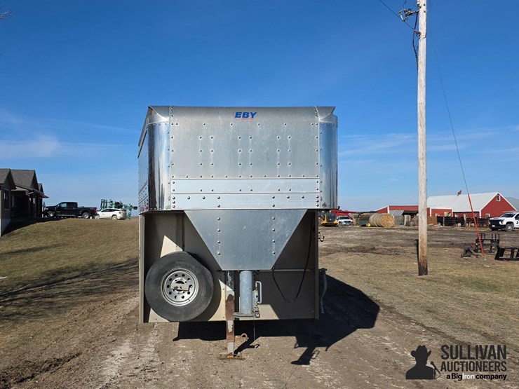 2022-eby-livestock-trailer-image-2