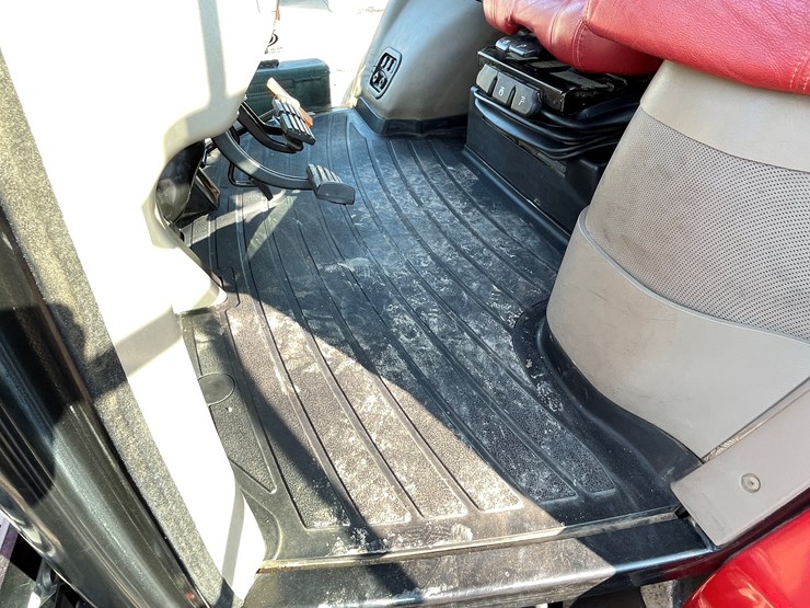 case-ih-magnum-315-image-64