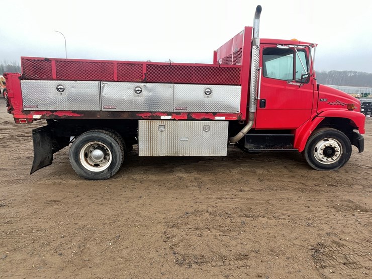 2000-freightliner-fl60-image-6