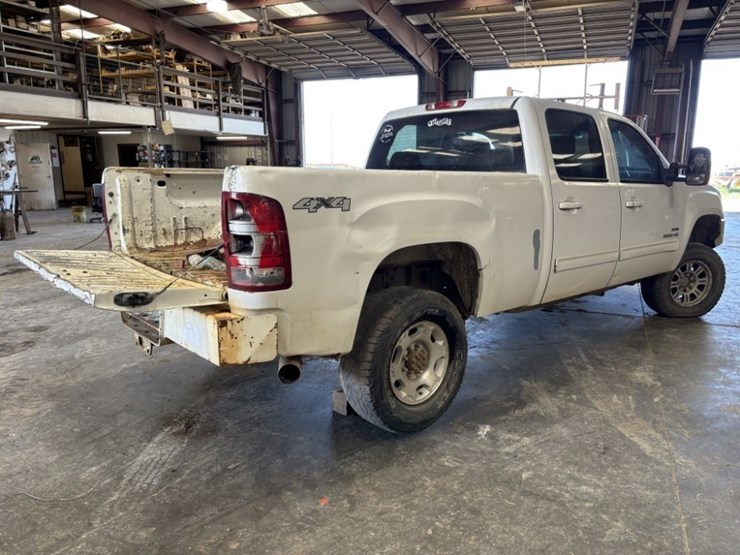 2010-gmc-sierra-2500-image-5