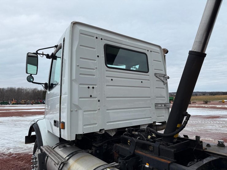 #280-•-lot-280-image-34