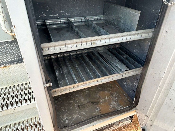 2013-dodge-ram-5500hd-image-26