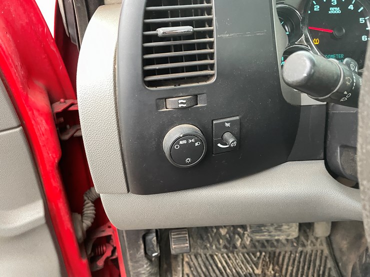 2007-chevrolet-3500-image-32