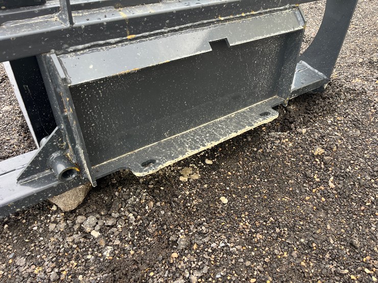 #5031-•-new-land-honor-mini-skid-steer-pallet-forks-image-3