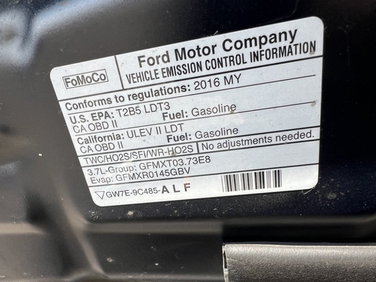 2016-ford-explorer-image-16