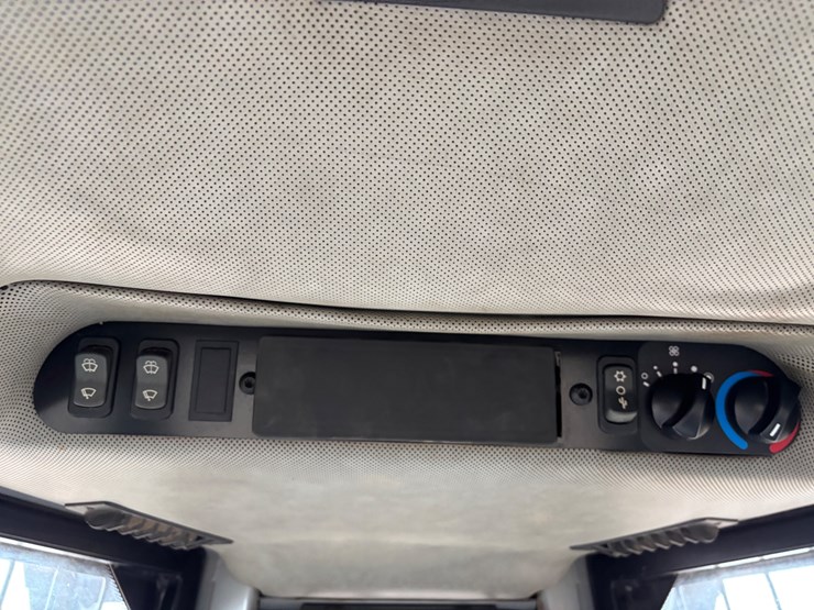 deere-650h-lgp-image-31