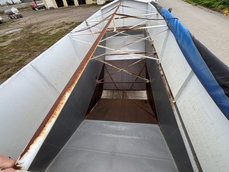 1974-titan-trailer-image-18