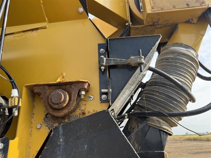 2005-john-deere-100-image-32