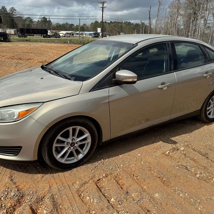 2015 Ford Focus SE 4-Door Sedan - 218,350 Miles
