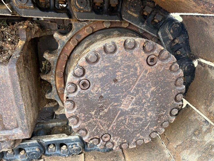 2015-komatsu-pc210-lc-10-image-30