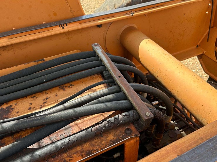 lull-644b-37-image-17