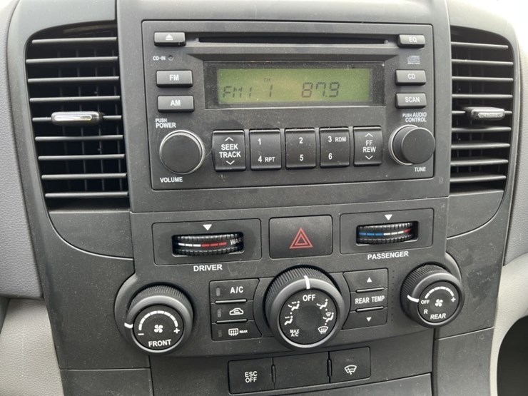 2008-kia-sedona-image-27