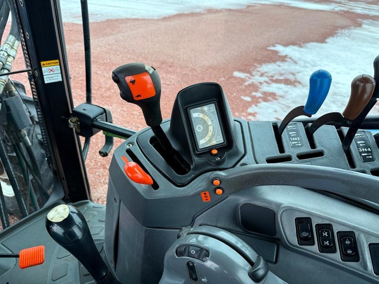 new-holland-ts115a-image-55