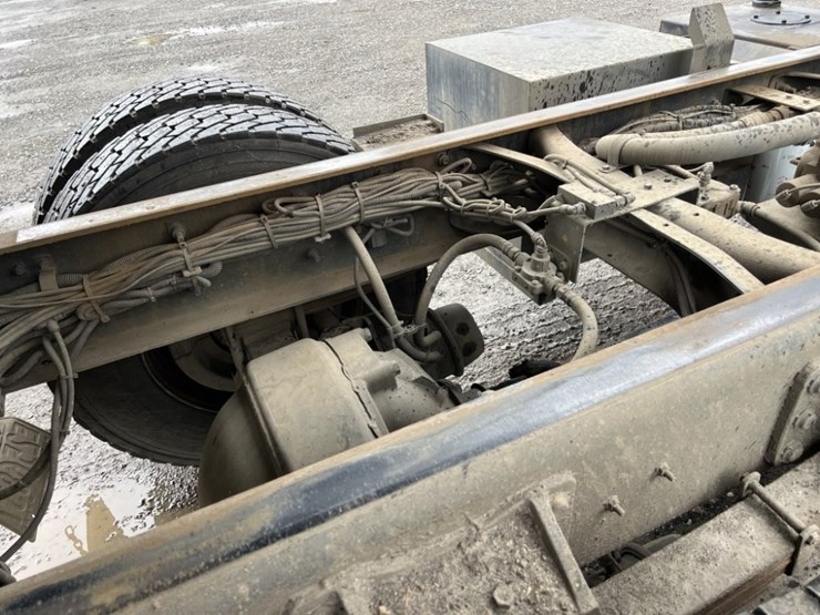 2013-international-7500-s/a-dump-truck-image-29