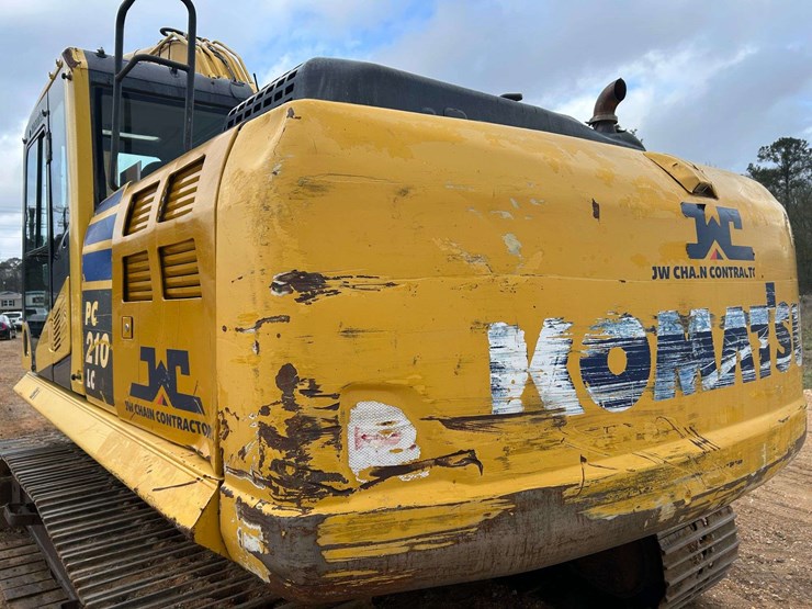 2015-komatsu-pc210-lc-10-image-9