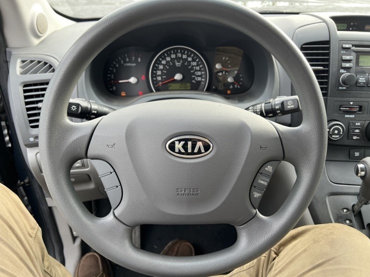 2008-kia-sedona-image-26