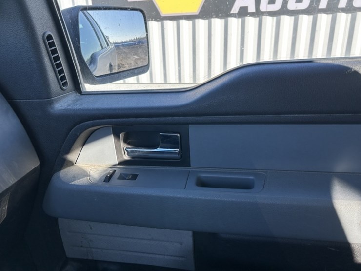 2014-ford-f150-xl-image-21