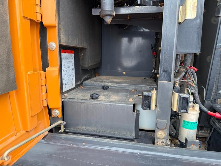 case-cx210d-image-53