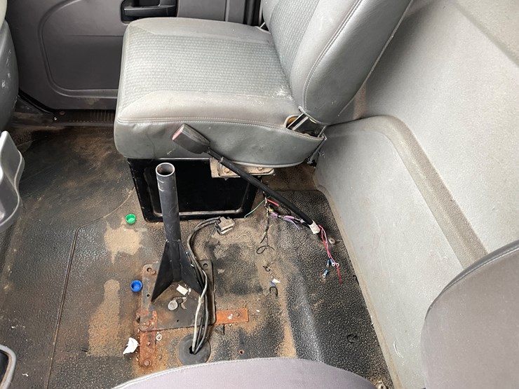 #1037-•-2009-international-navistar-fuel-truck-(has-mn-title)-image-63