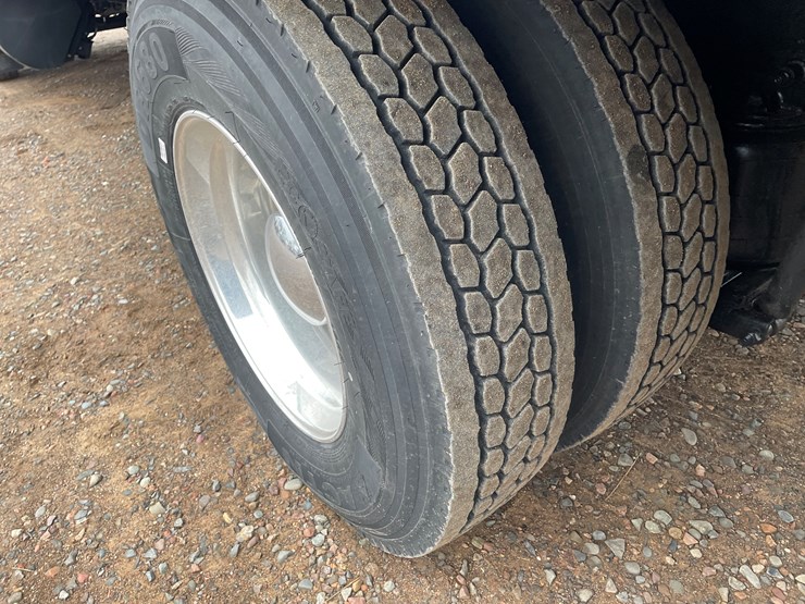 2022-kenworth-t370-image-22