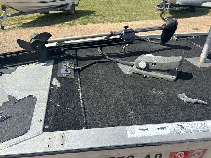 1988-bass-tracker-tx17-aluminum-bass-boat-image-13