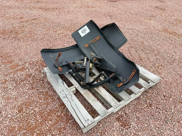 #425-•-lot-425-image-1