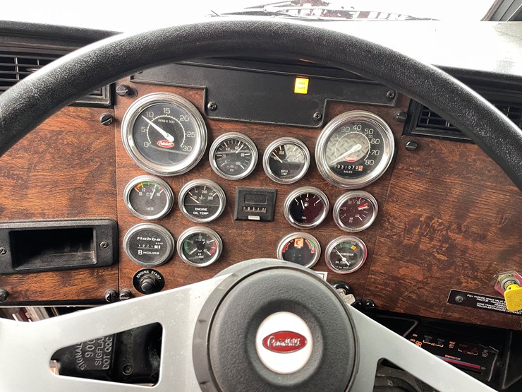 1991-peterbilt-377-image-77