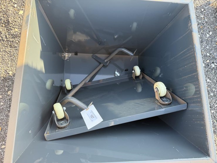 #107-•-mobile-self-loading-dumping-hoppers-image-2