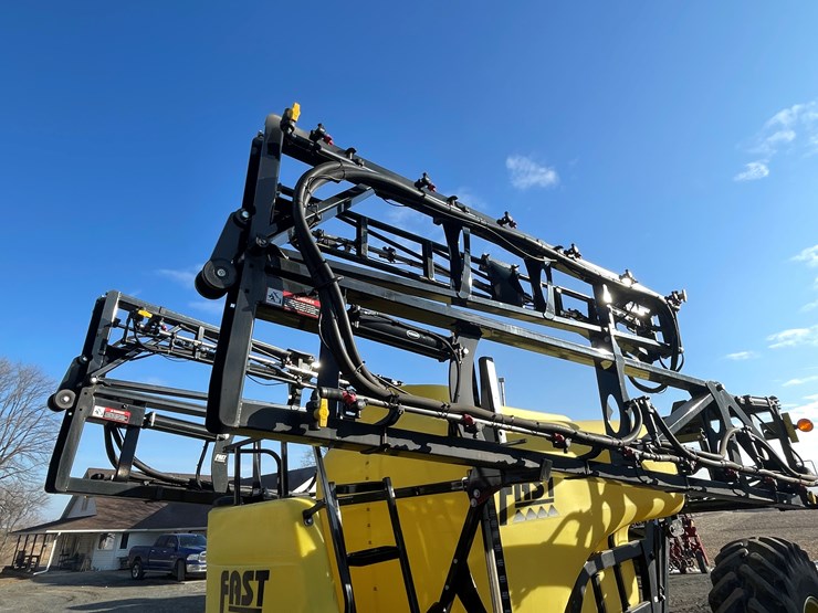 #106-•-fast-9613ft-pull-behind-sprayer-(one-owner)-image-8