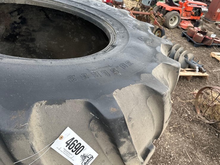 (2)-firestone-30.5-32-tires-(wf)-image-3