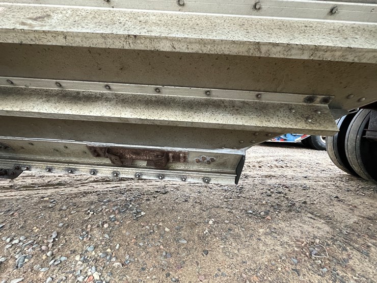 #1032-•-2011-timpte-inc.-grain-trailer-(has-mn-salvage-title)-image-22