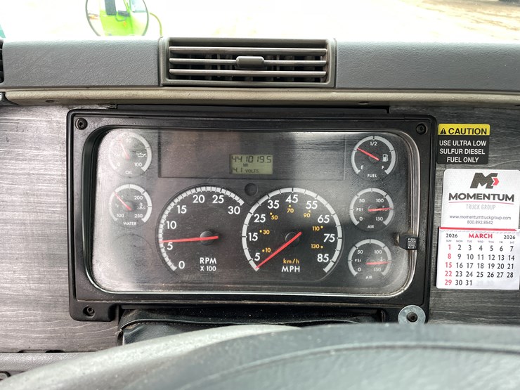 #1482-•-2009-freightliner-truck-tractor-(has-mn-title)-image-48