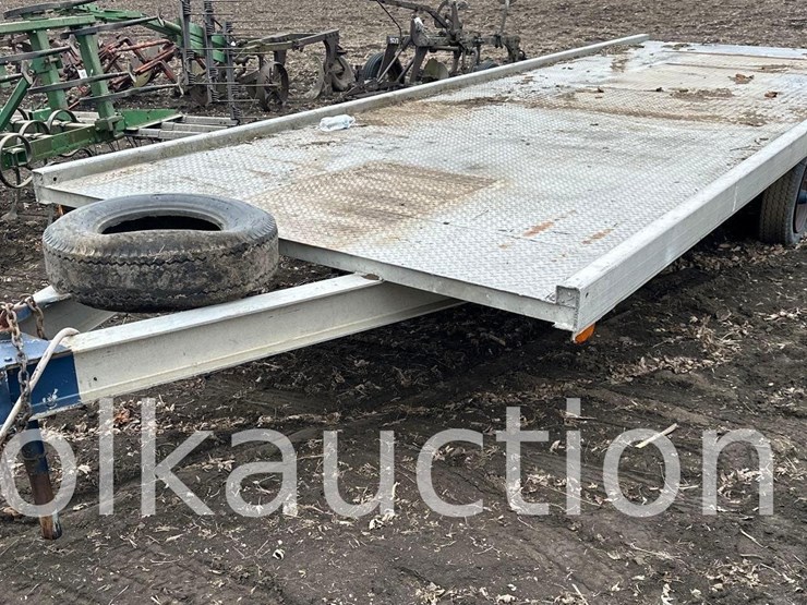 triple-axle-aluminum-trailer---90"-x-21.5'-(no-title)-(hess)-image-1